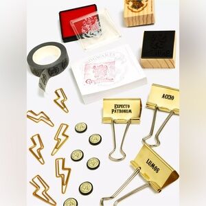 HARRY POTTER STATIONERY SET! Hogwarts Gryffindor Stamps Ink Pad Clips Pins Notes